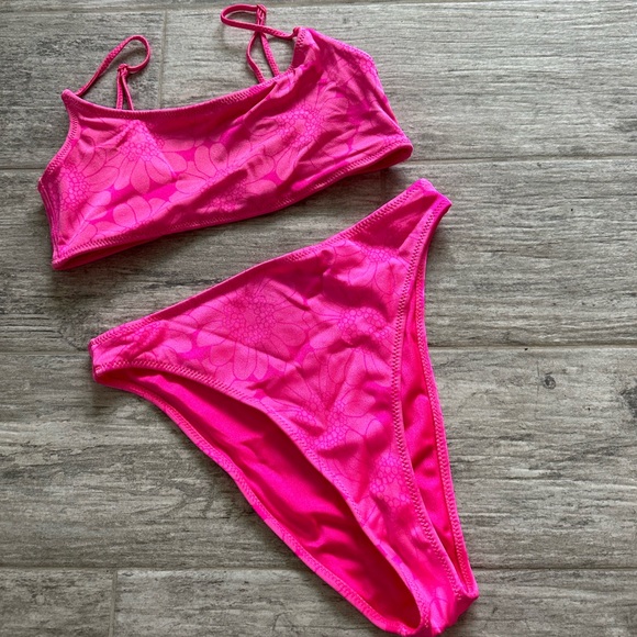 TRIANGL Pitaya Floral bikini set. - Picture 3 of 4